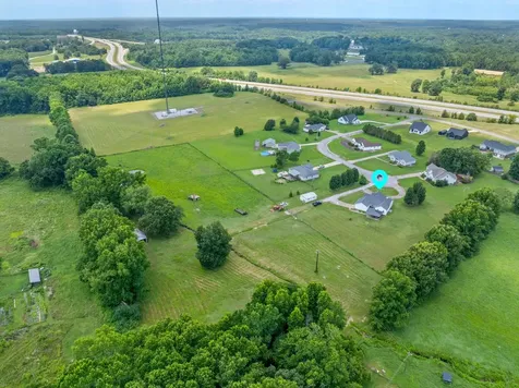 41 Harding Road Leoma TN 38468