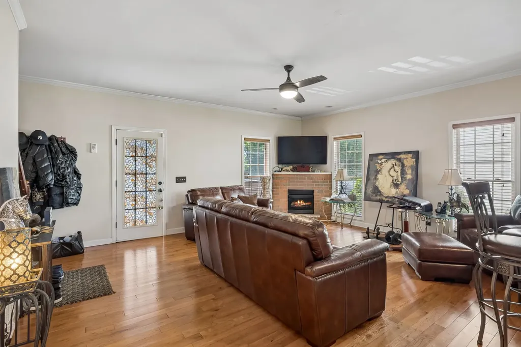 1905 28th Ave, N Nashville TN 37208