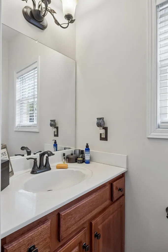 1905 28th Ave, N Nashville TN 37208