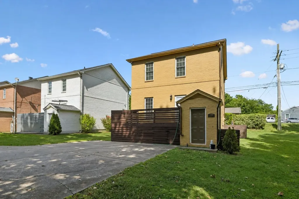 1905 28th Ave, N Nashville TN 37208