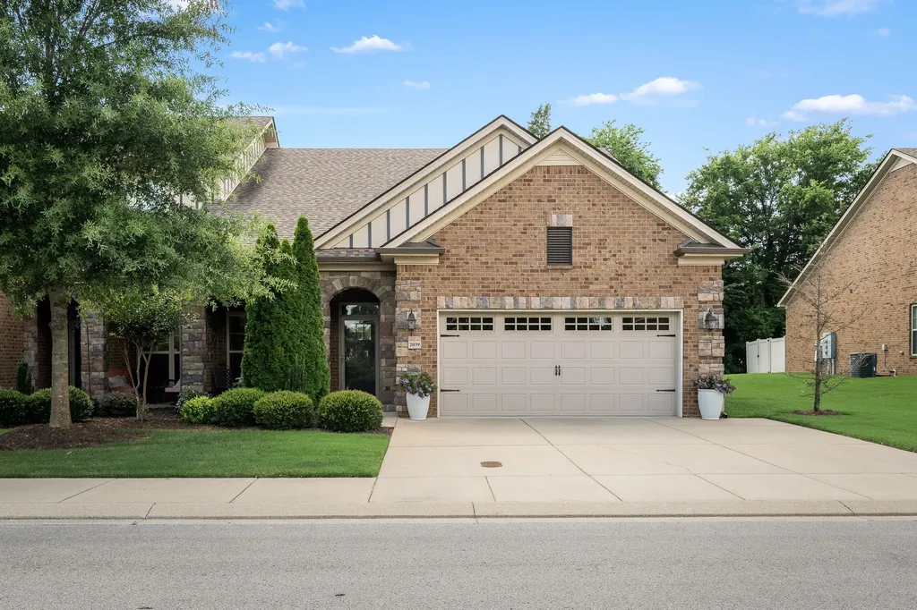 2039 Herring Crossing Murfreesboro TN 37130