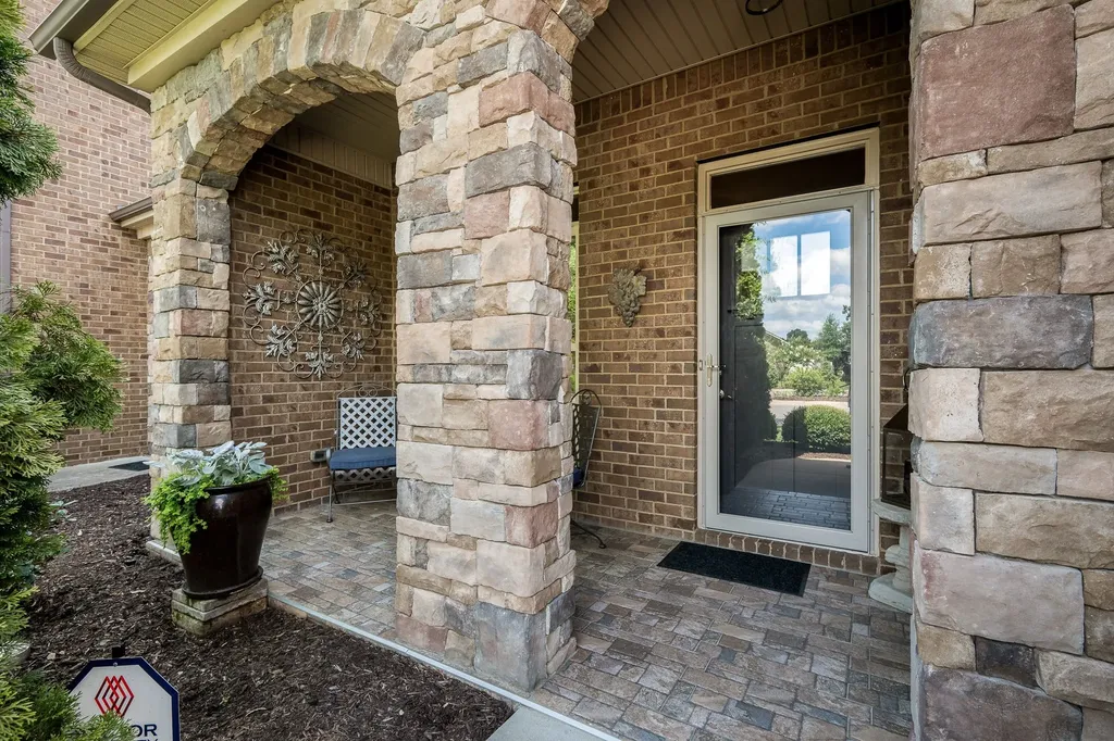 2039 Herring Crossing Murfreesboro TN 37130
