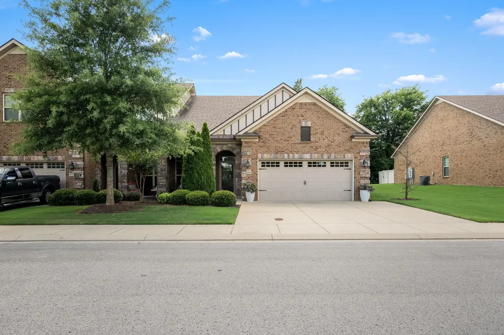 2039 Herring Crossing Murfreesboro TN 37130