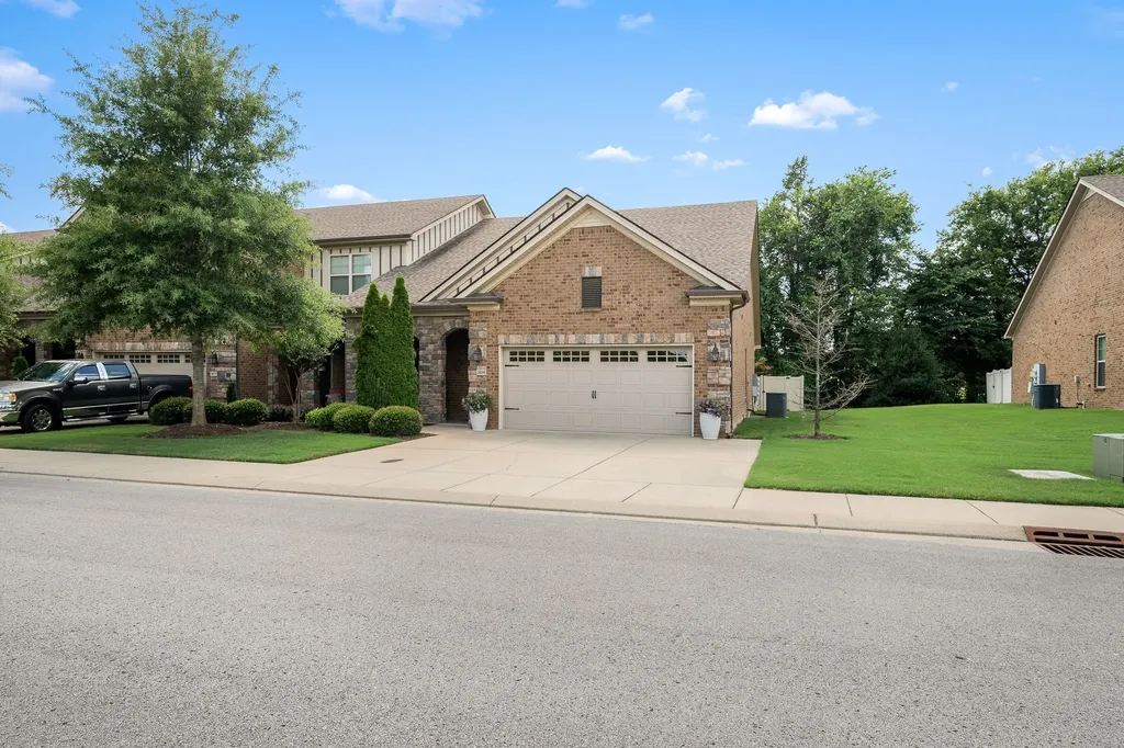 2039 Herring Crossing Murfreesboro TN 37130