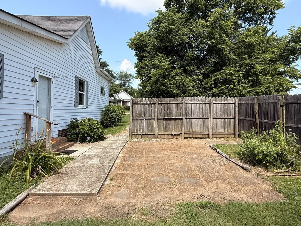 629 Martha Avenue Gallatin TN 37066