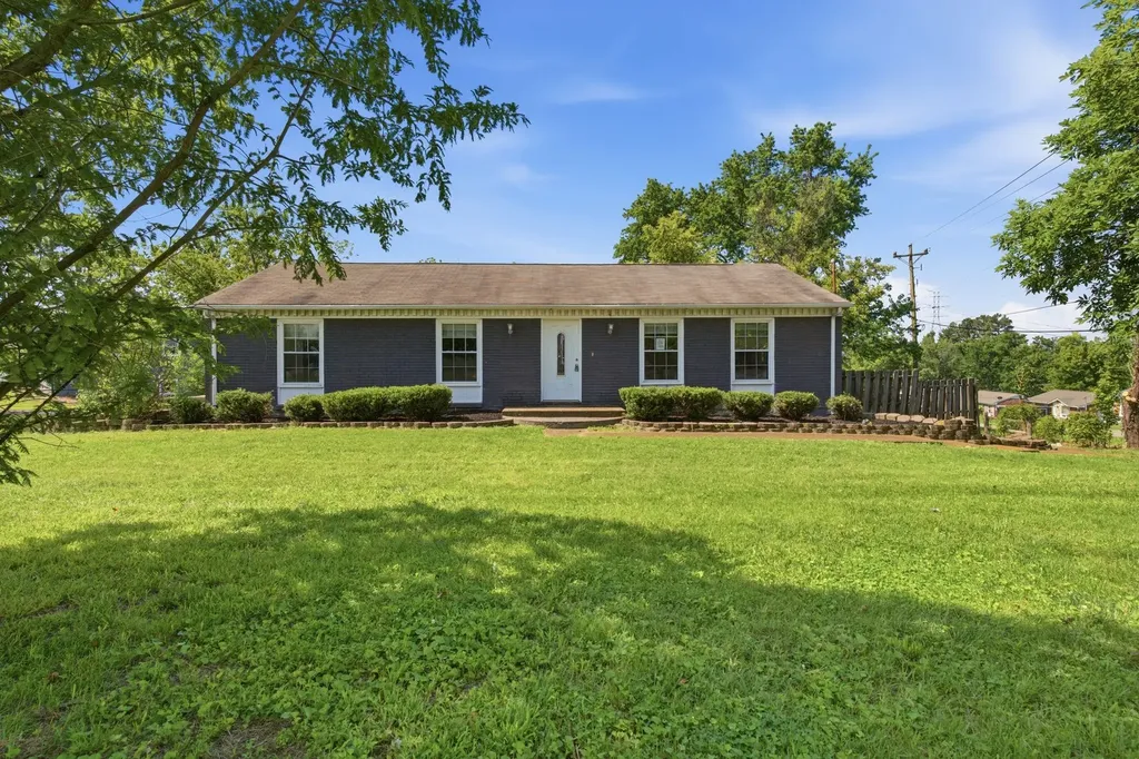 302 Gates Road Goodlettsville TN 37072