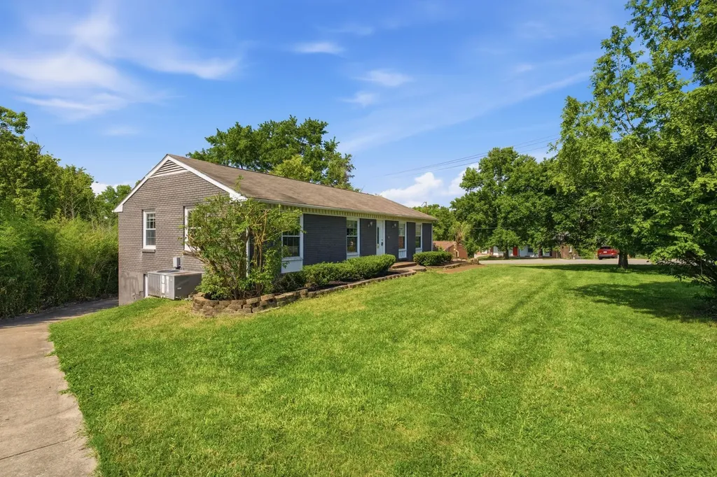 302 Gates Road Goodlettsville TN 37072
