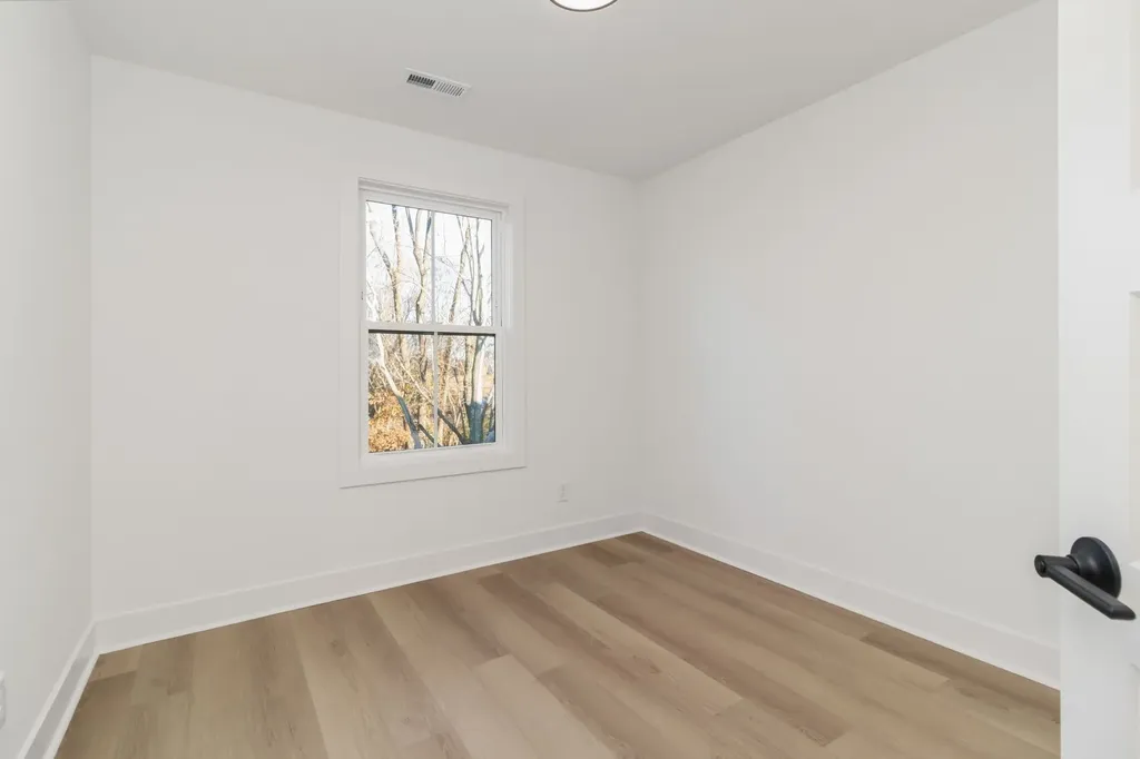 14 Holland Park West Clarksville TN 37043