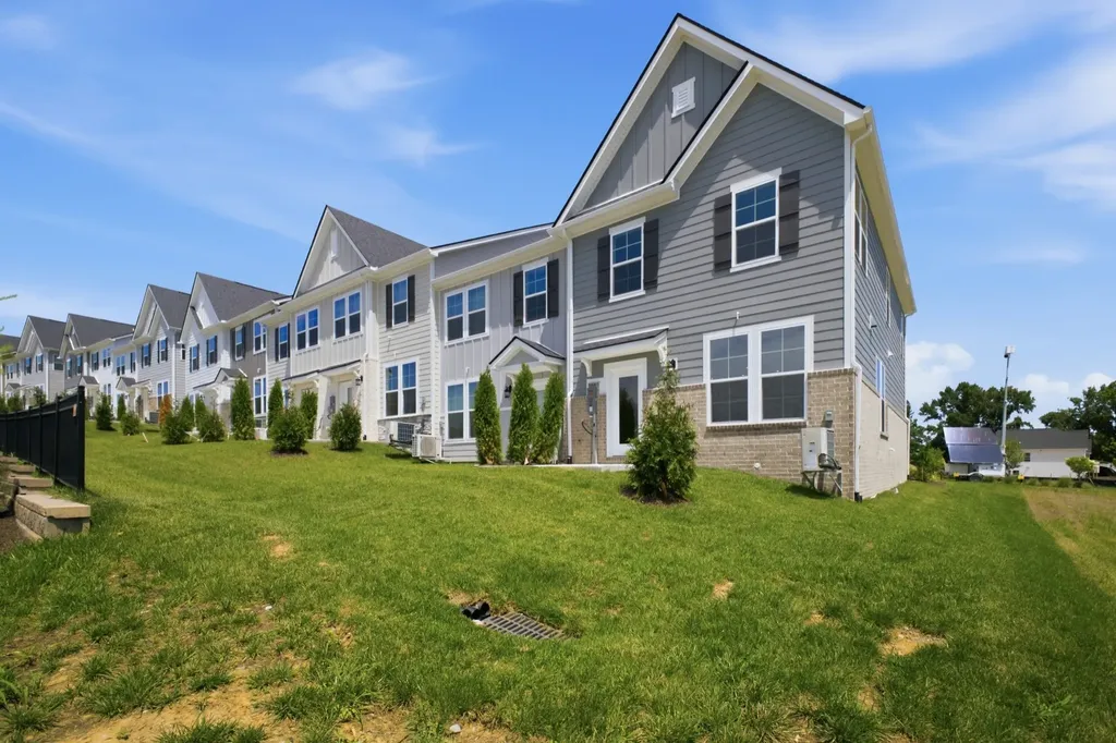 5035 Dayflower Drive Hermitage TN 37076