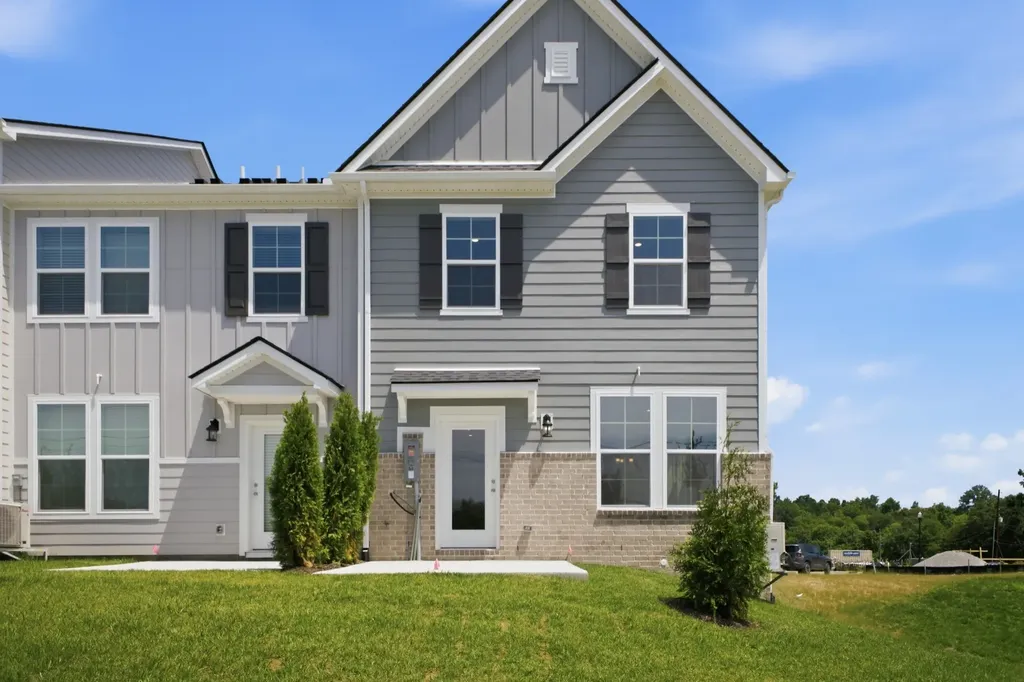 5035 Dayflower Drive Hermitage TN 37076