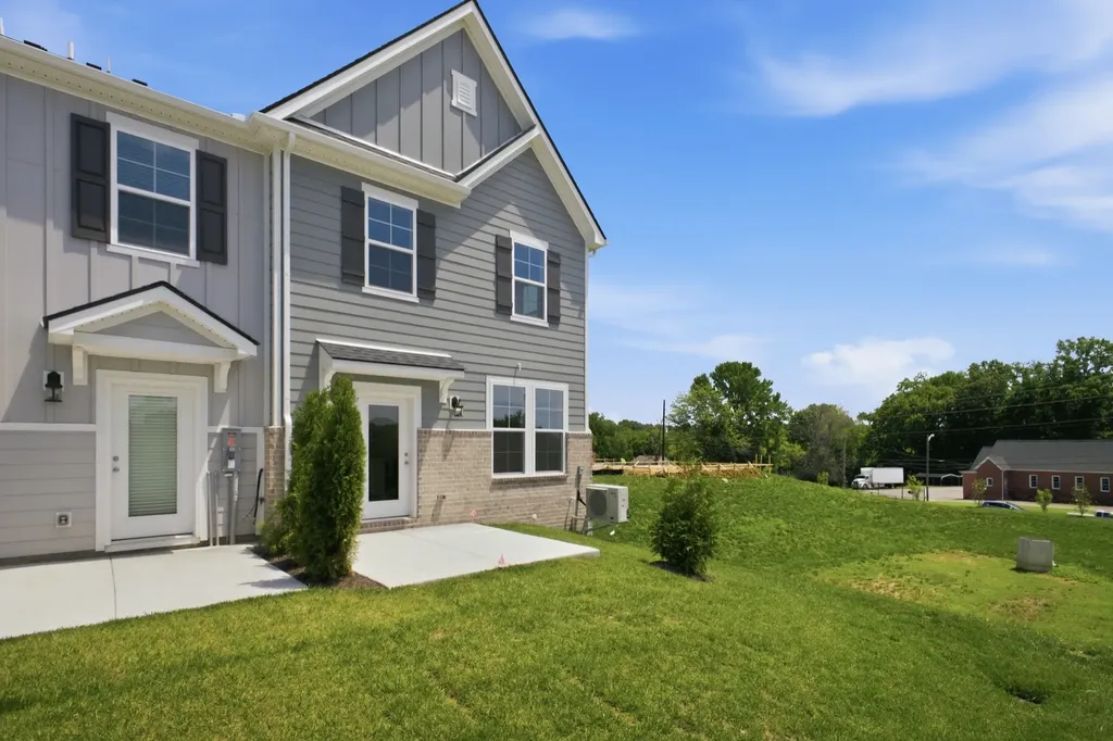 5035 Dayflower Drive Hermitage TN 37076