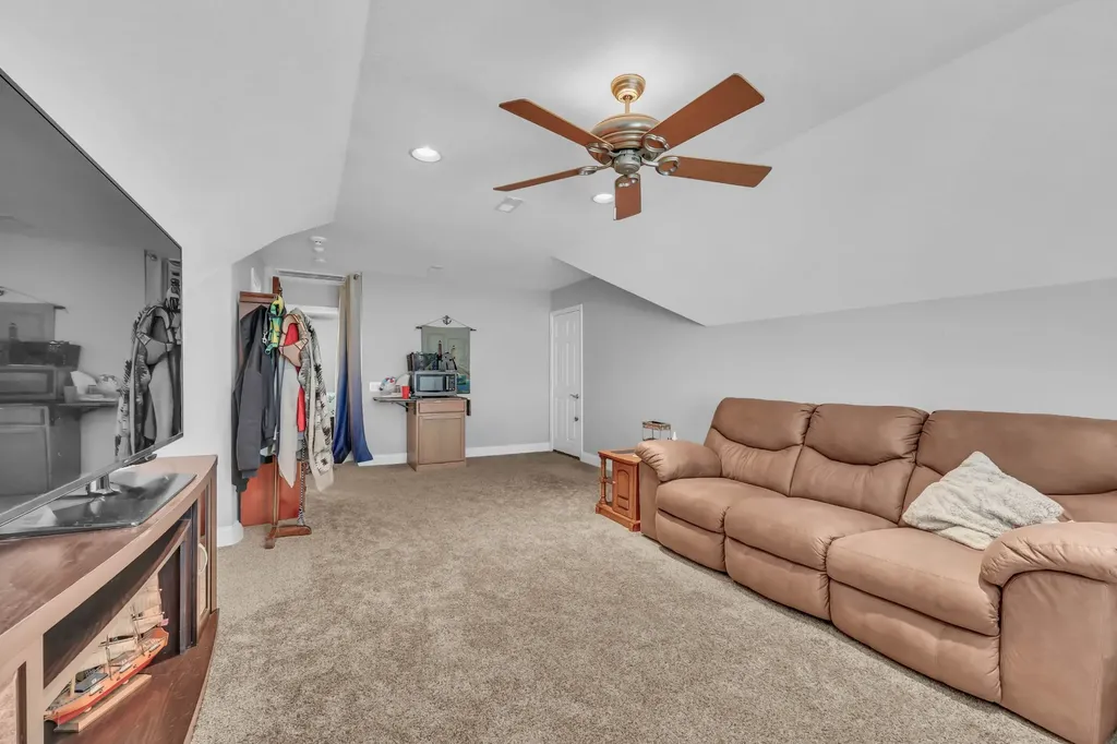 295 Turnberry Circle Clarksville TN 37043