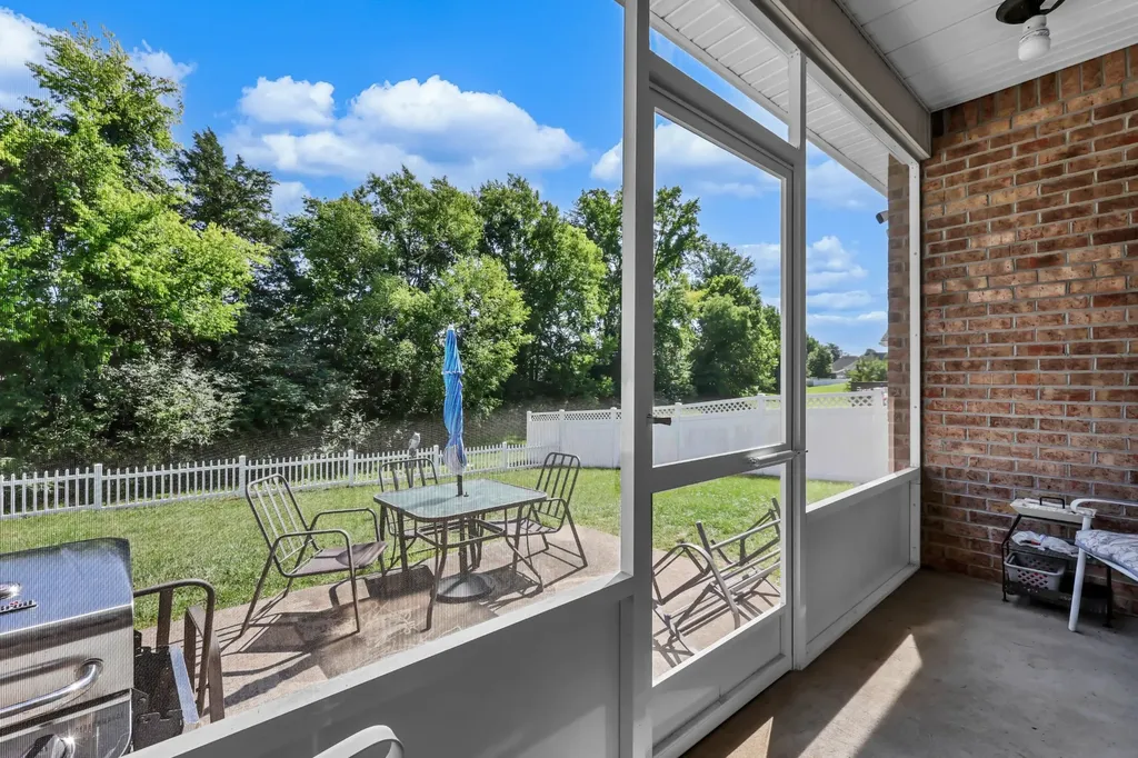 295 Turnberry Circle Clarksville TN 37043