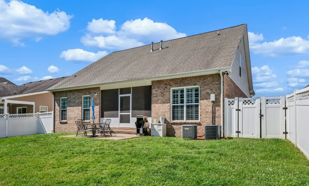 295 Turnberry Circle Clarksville TN 37043
