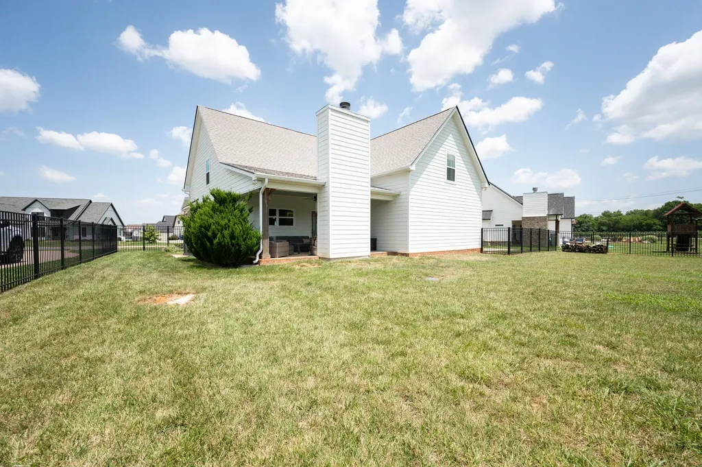 2028 Trout Trail Murfreesboro TN 37129