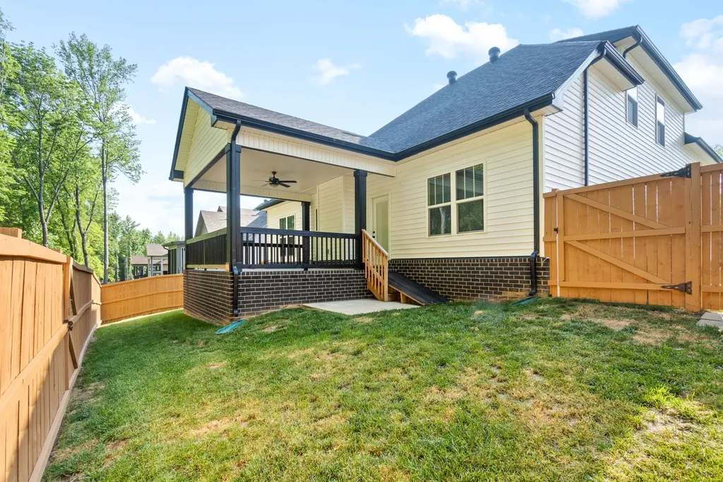 1022 Brightwood Court Clarksville TN 37043