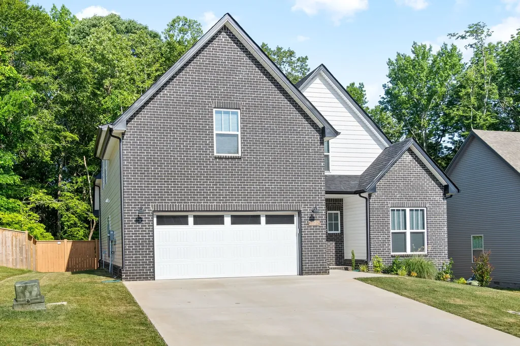 1022 Brightwood Court Clarksville TN 37043
