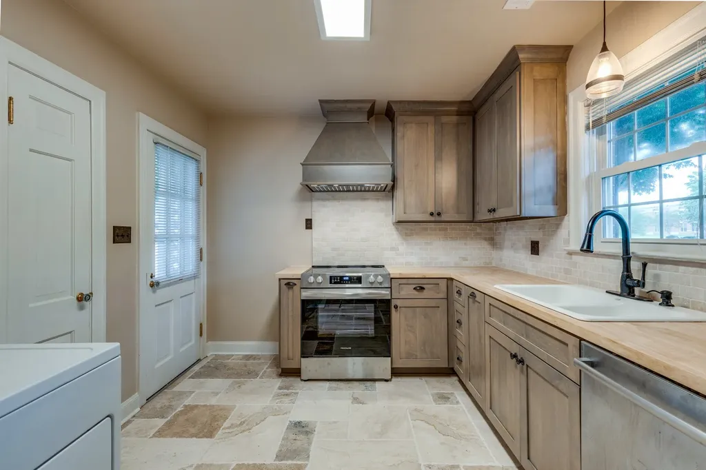 715 Hillsboro Road Franklin TN 37064