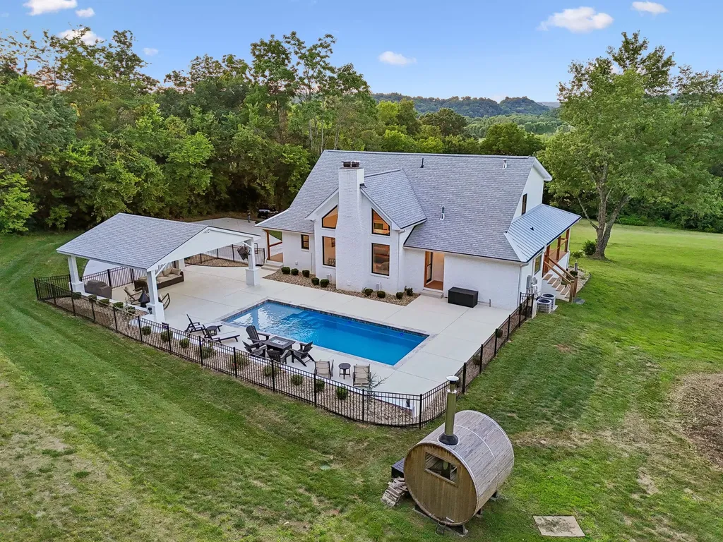1911 Evergreen Road Thompsons Station TN 37179
