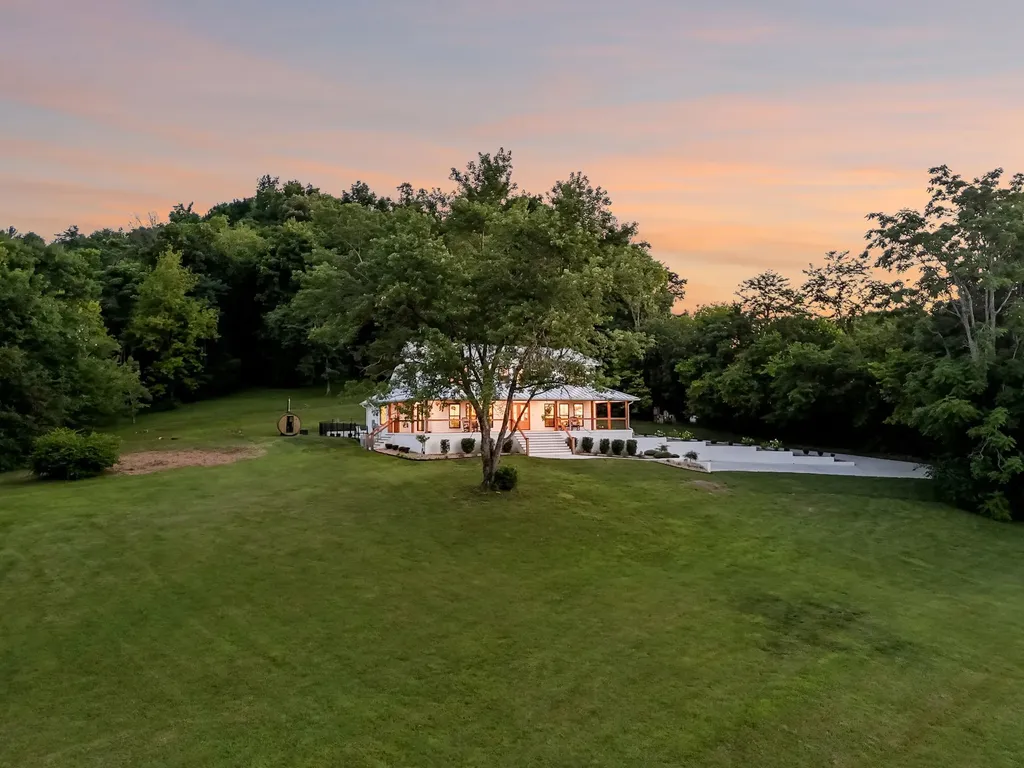 1911 Evergreen Road Thompsons Station TN 37179