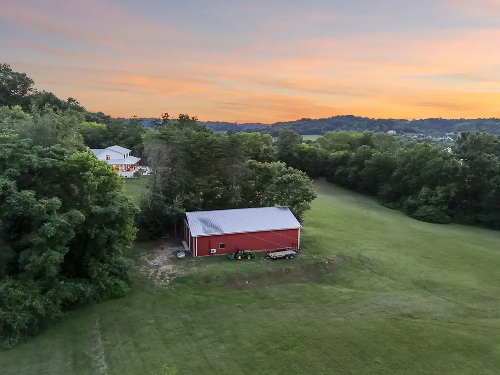 1911 Evergreen Road Thompsons Station TN 37179