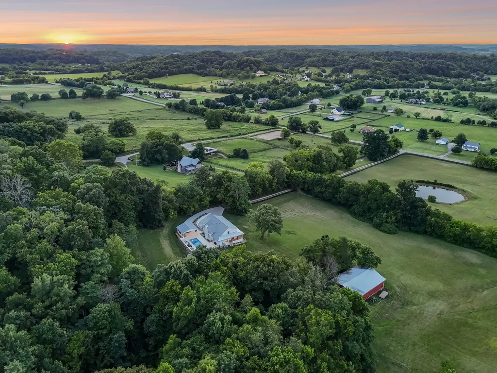 1911 Evergreen Road Thompsons Station TN 37179