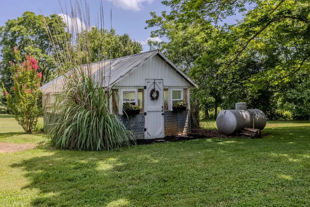 6205 Viola Road Mcminnville TN 37110