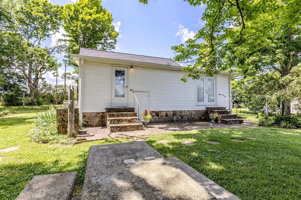 6205 Viola Road Mcminnville TN 37110