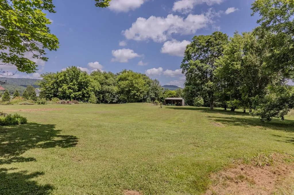 6205 Viola Road Mcminnville TN 37110