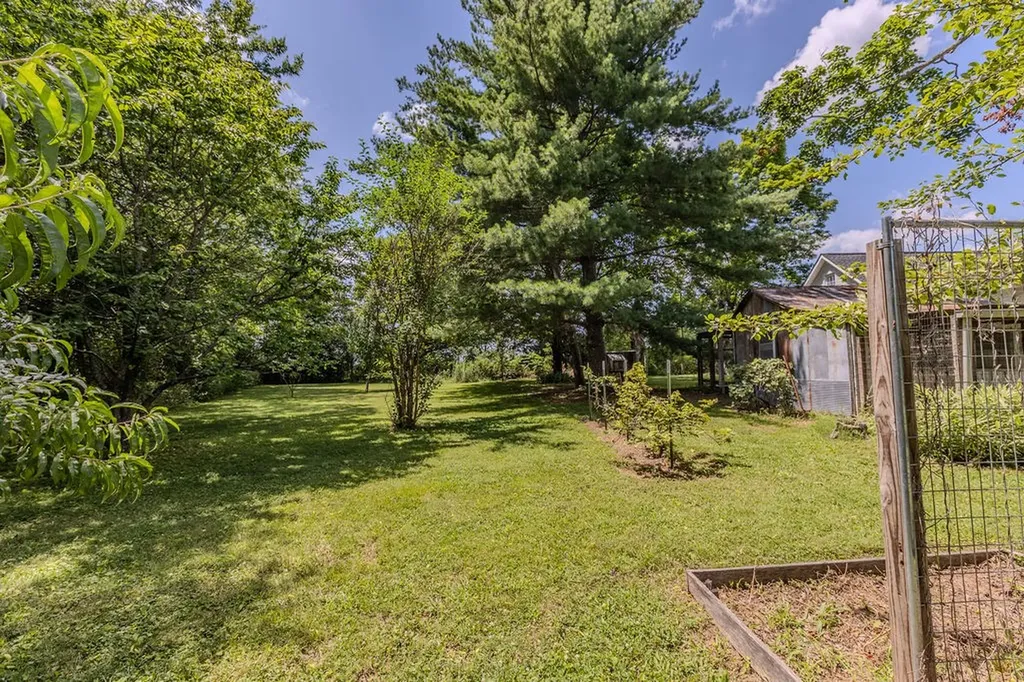 6205 Viola Road Mcminnville TN 37110