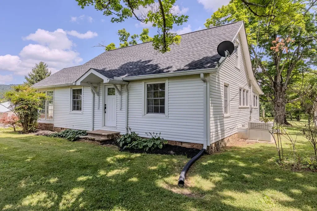 6205 Viola Road Mcminnville TN 37110