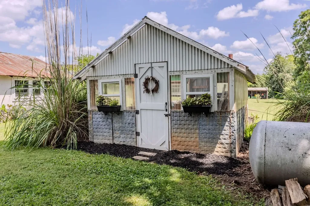 6205 Viola Road Mcminnville TN 37110