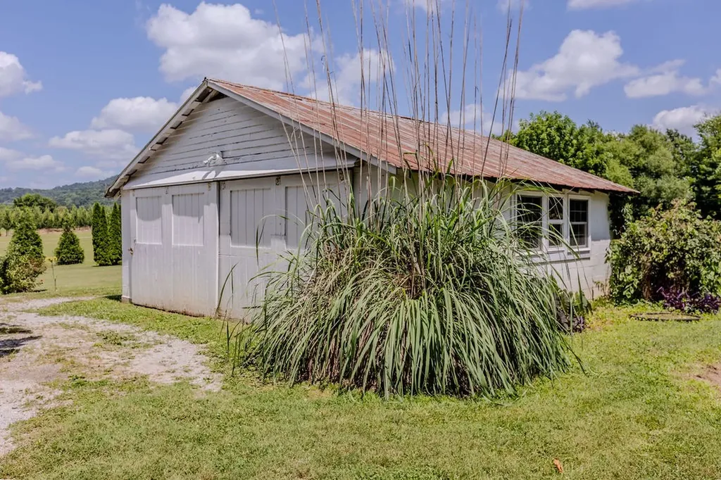 6205 Viola Road Mcminnville TN 37110