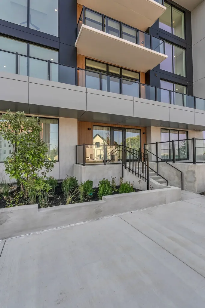 321 31st Ave, N Nashville TN 37203
