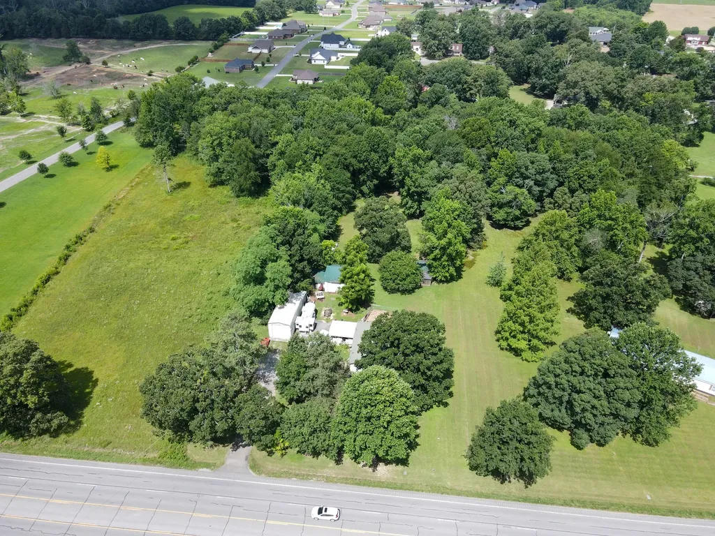 3035 Huntsville Highway Fayetteville TN 37334