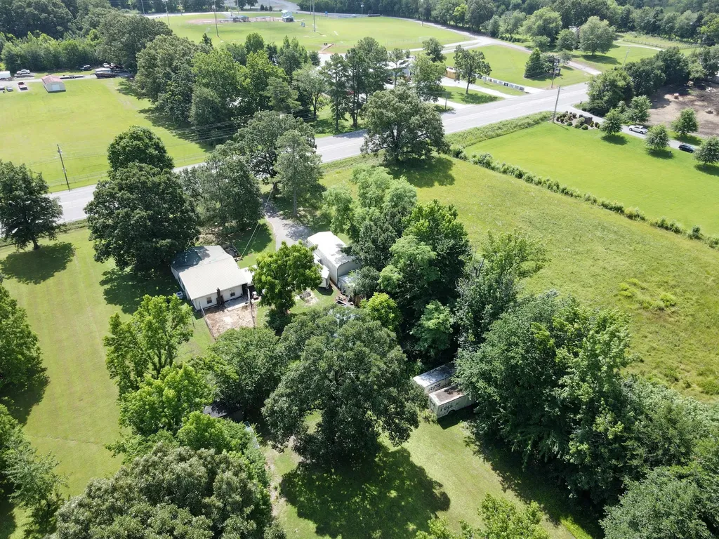 3035 Huntsville Highway Fayetteville TN 37334