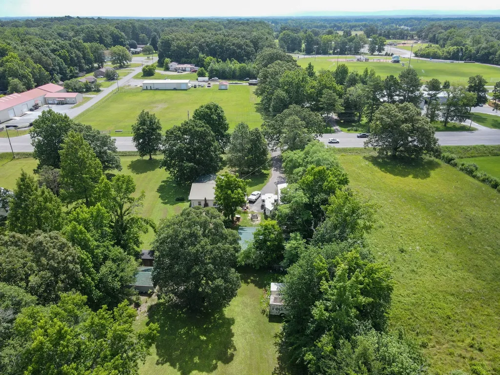3035 Huntsville Highway Fayetteville TN 37334