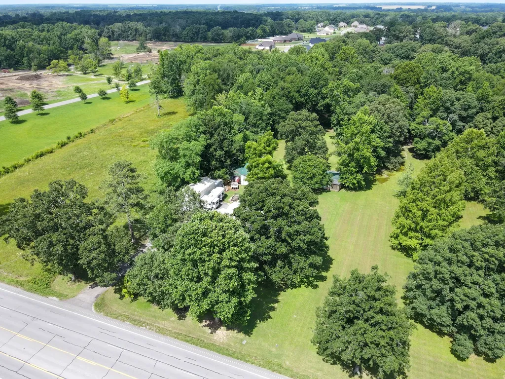 3035 Huntsville Highway Fayetteville TN 37334