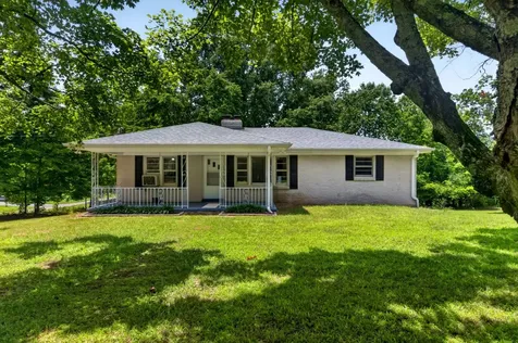 9296 Old Locust Creek Road Bon Aqua TN 37025