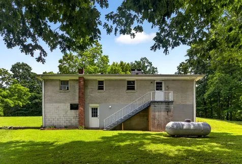 9296 Old Locust Creek Road Bon Aqua TN 37025
