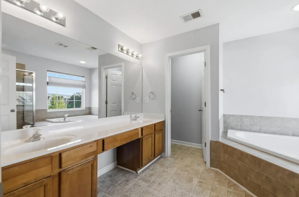 1005 Valley Cove Court Nashville TN 37221