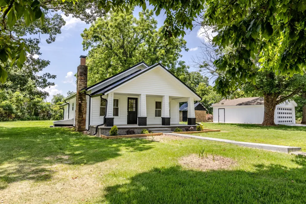 334 N Robin Hood Road Doyle TN 38559