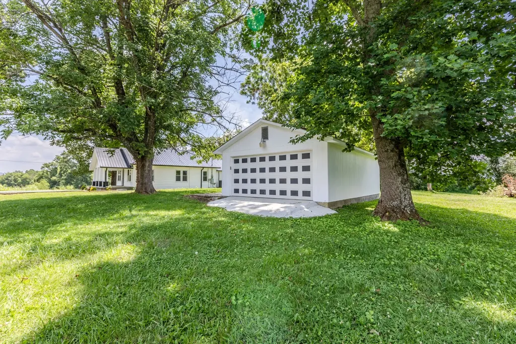 334 N Robin Hood Road Doyle TN 38559