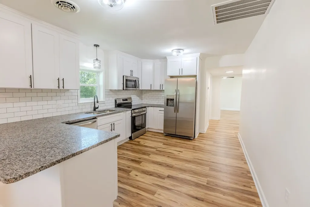 334 N Robin Hood Road Doyle TN 38559