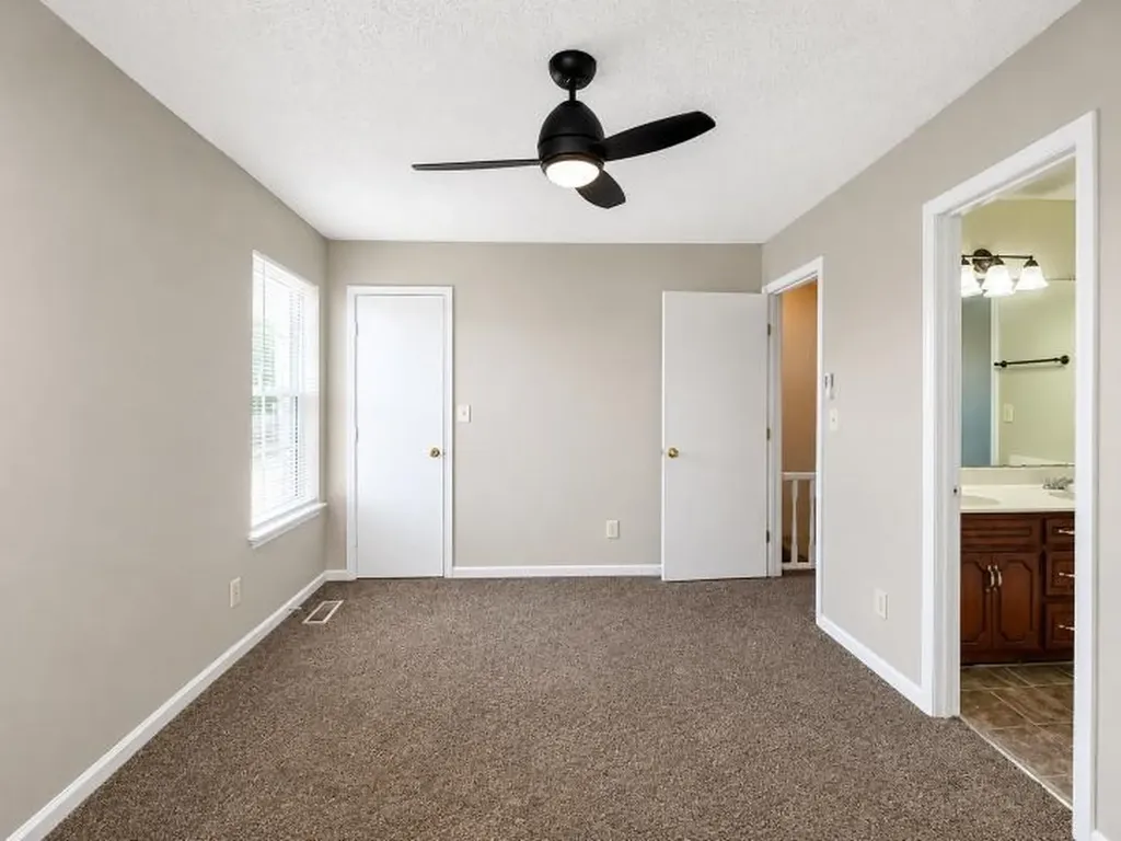 2002 Tynewood Drive Clarksville TN 37042
