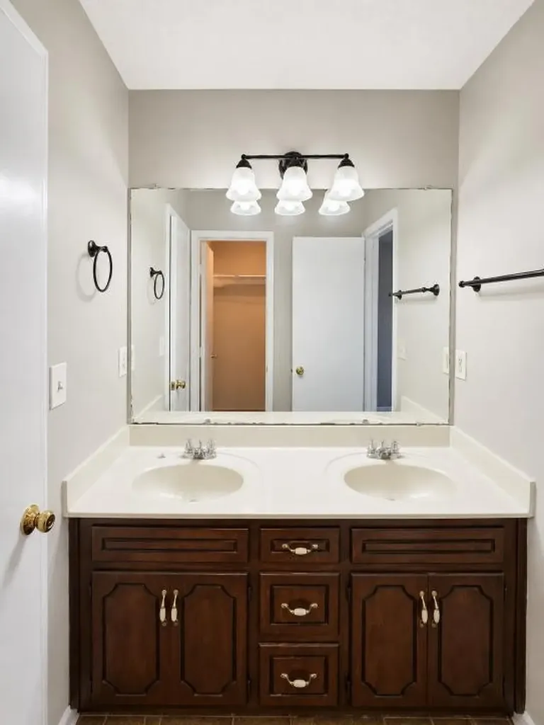2002 Tynewood Drive Clarksville TN 37042