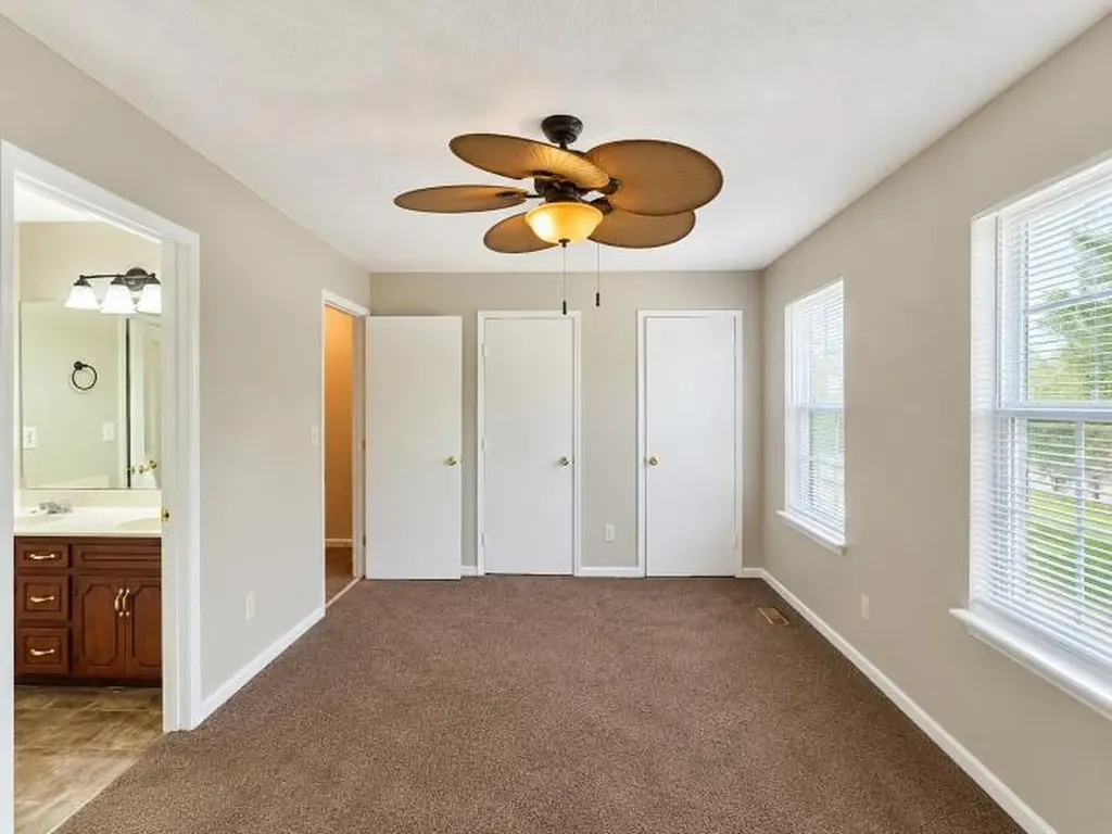 2002 Tynewood Drive Clarksville TN 37042