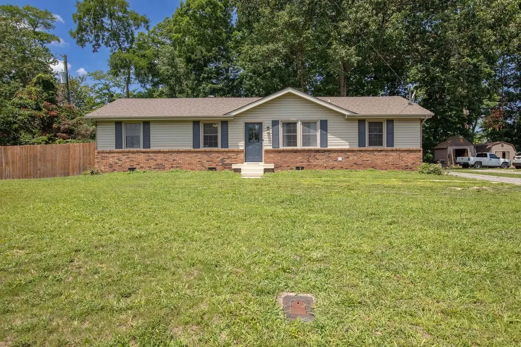 245 Charlemagne Boulevard Clarksville TN 37042