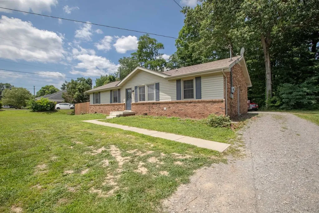245 Charlemagne Boulevard Clarksville TN 37042