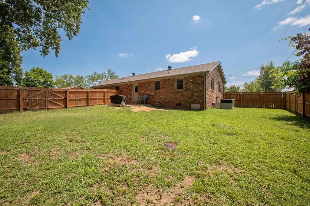 245 Charlemagne Boulevard Clarksville TN 37042